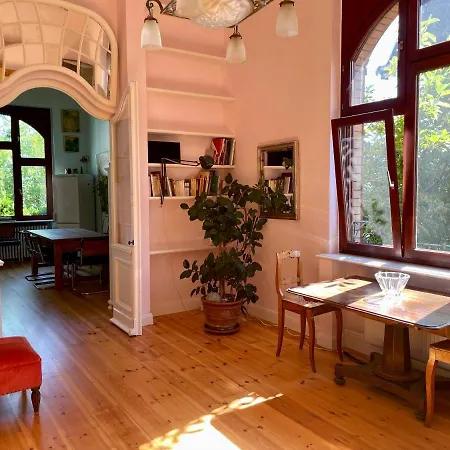 Apartment Altbauwohnung In Gruenderzeitvilla *