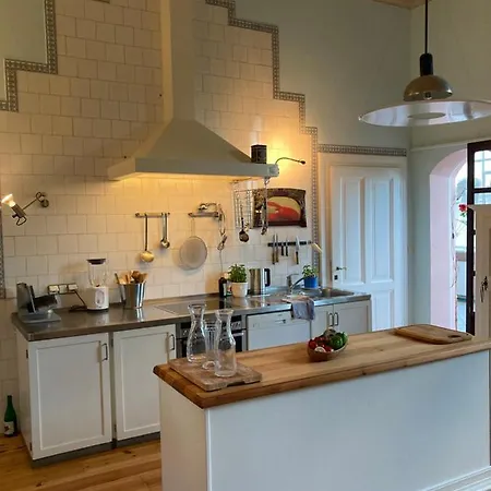Altbauwohnung In Gruenderzeitvilla Apartment *