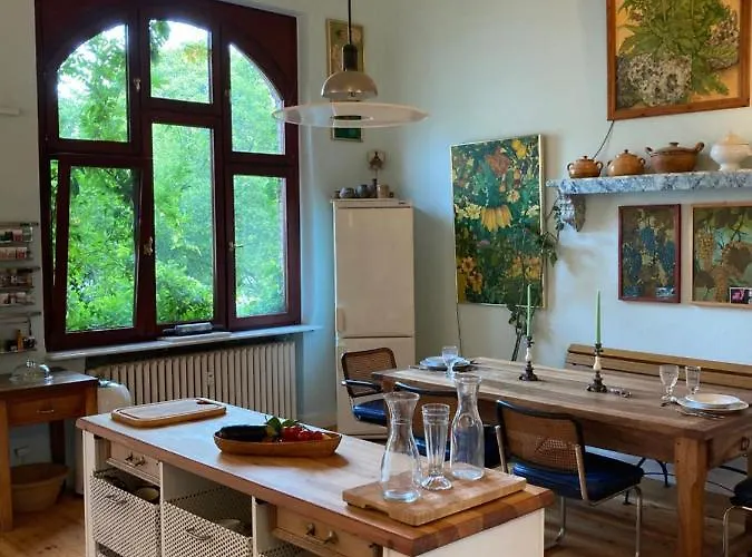 Altbauwohnung In Gründerzeitvilla Apartment